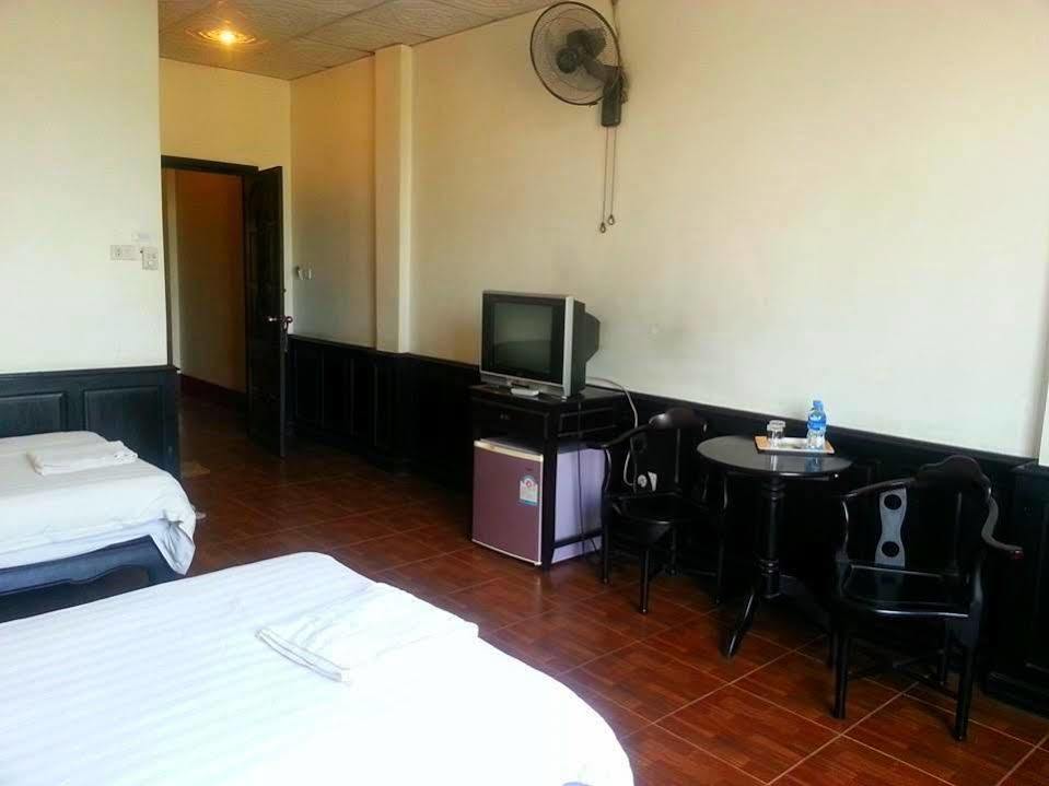 Sengphachanh Hotel 2 Вьентьян Экстерьер фото