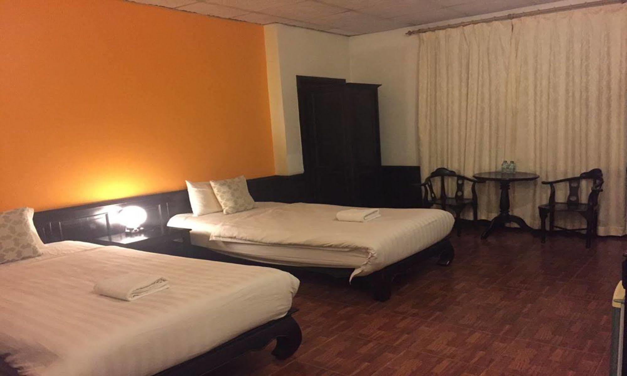 Sengphachanh Hotel 2 Вьентьян Экстерьер фото